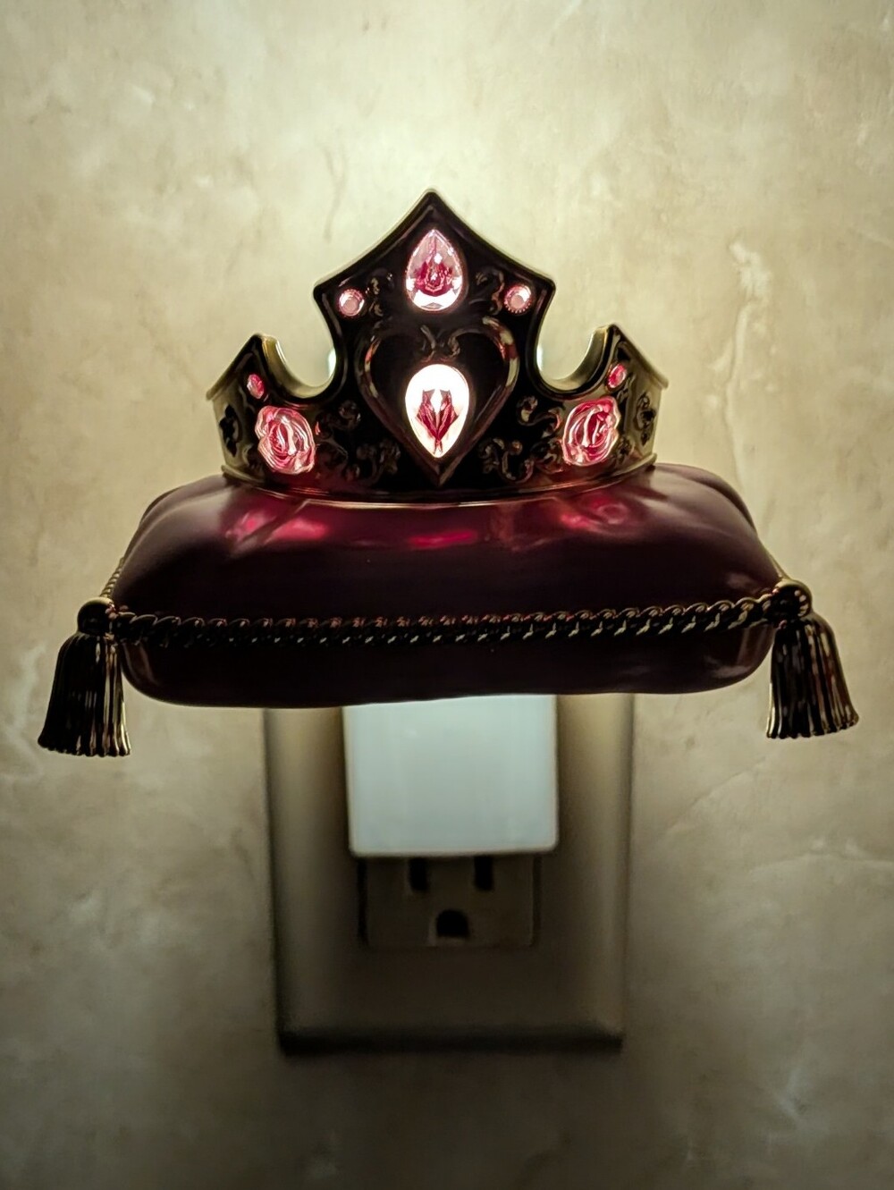 Bath & Body Works Disney Princess Aurora Crown Wallflower Nightlight.